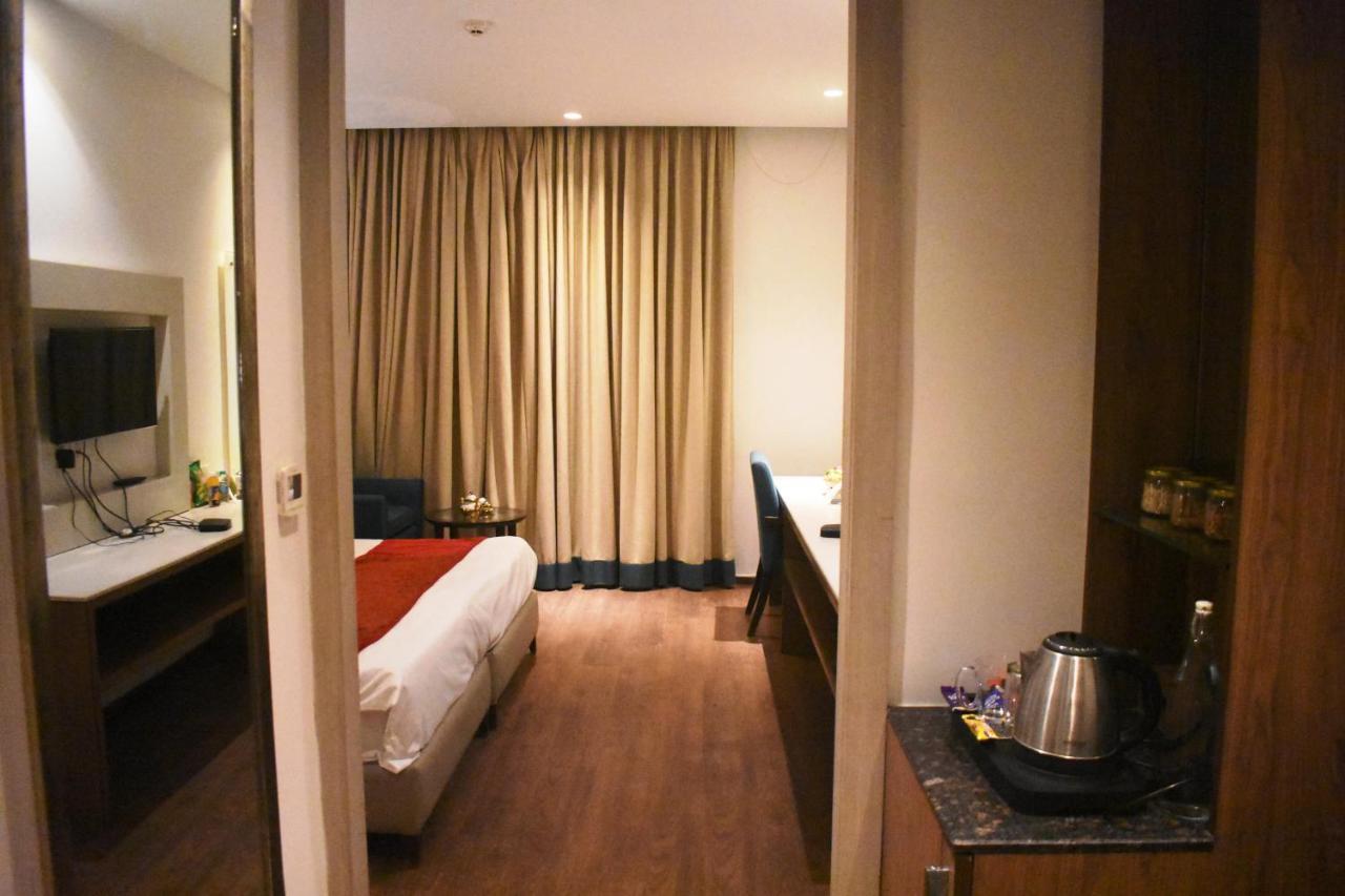 Lemonwood Suites By F9 Hotels - Trivoli Garden Chhatarpur New Delhi Exterior photo